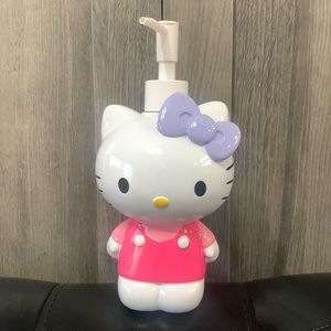 New Hello Kitty In Pink Outfit & Purple Bow Lotion Soap Dispenser Pump By Sanrio